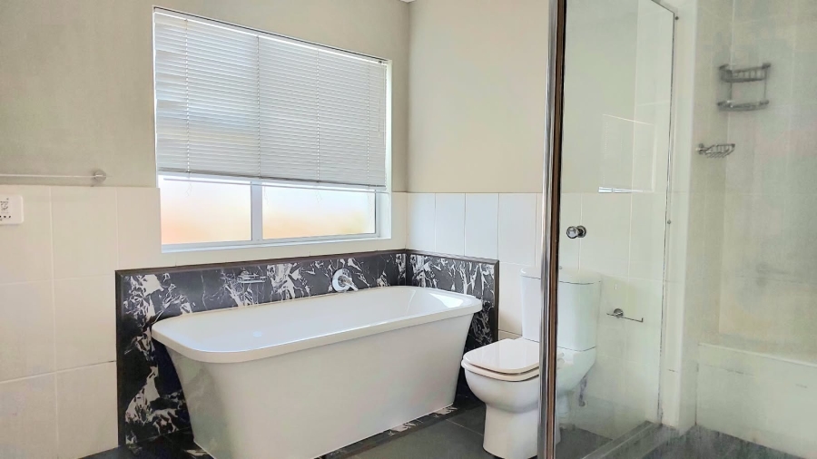 4 Bedroom Property for Sale in Gonubie North Eastern Cape